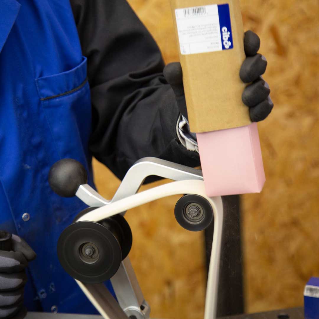 PV102 Pink Polishing compound - 1Kg bar