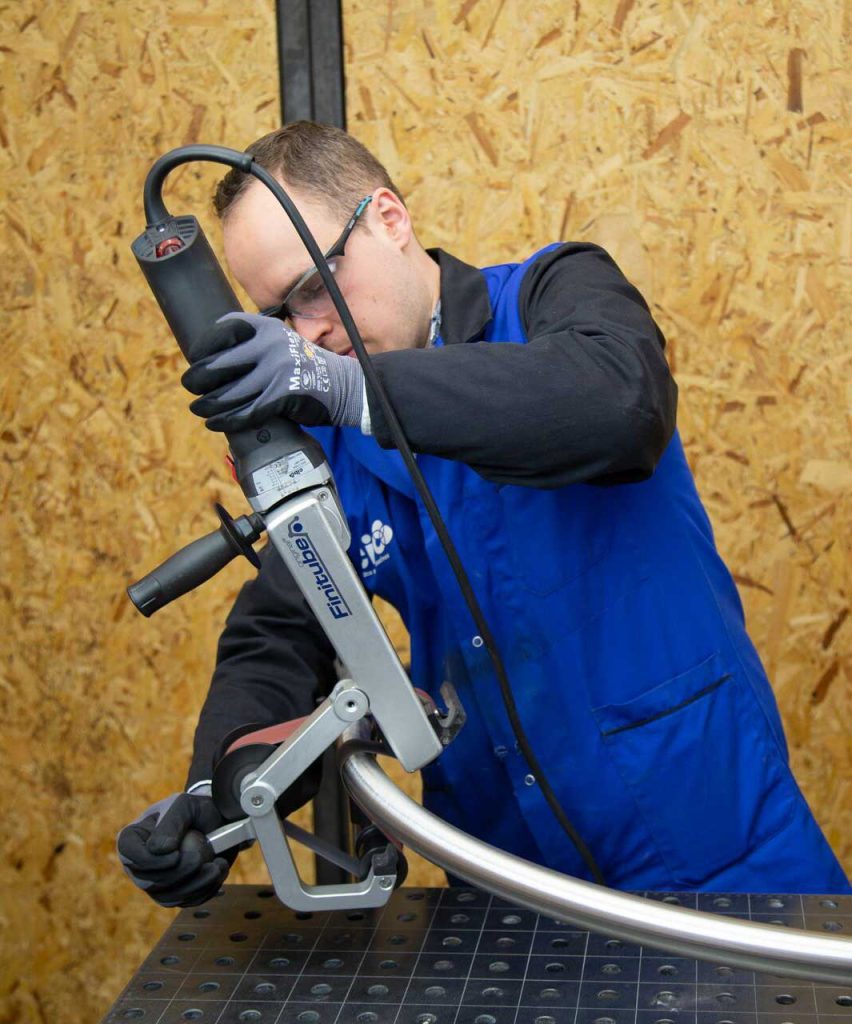 Finitube Tube Polisher Machine on Curved Pipe
