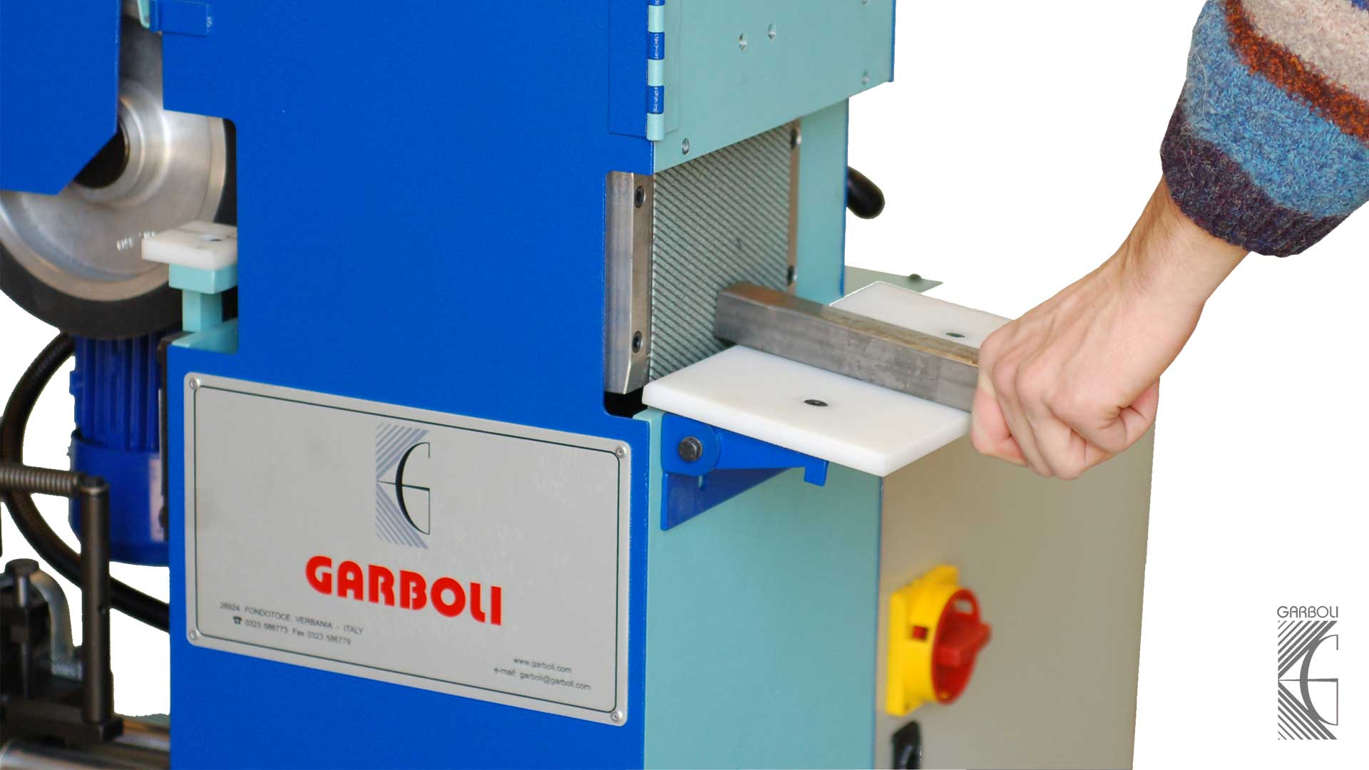 Tris centreless abrasive belt tube polisher from Garboli